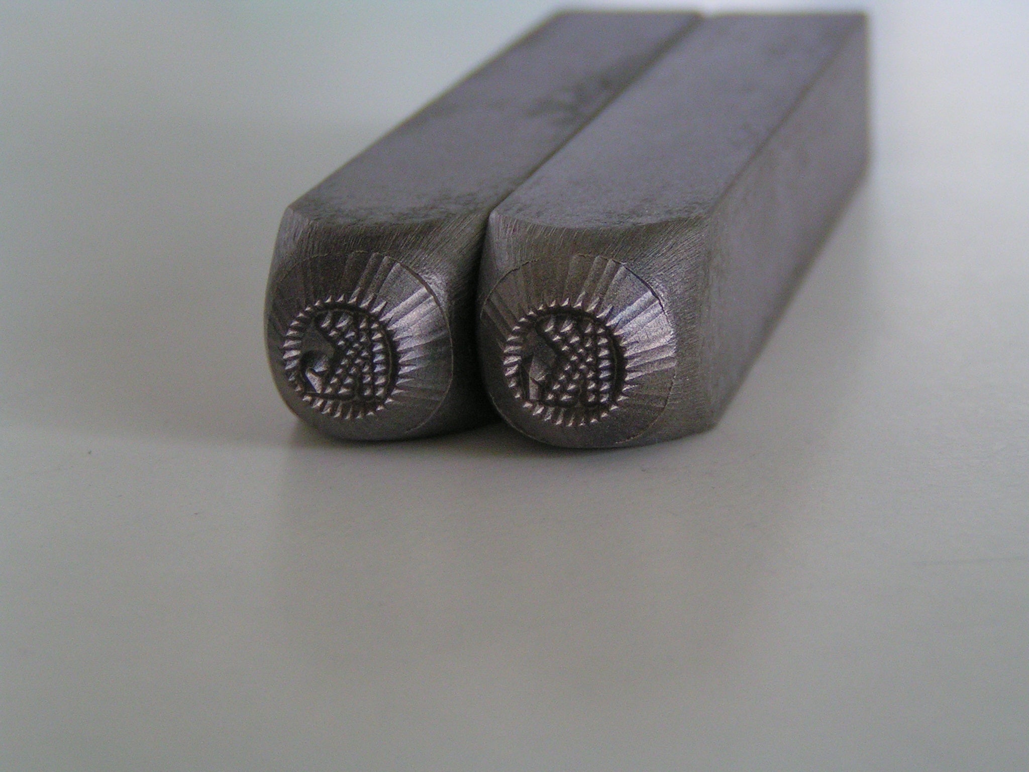 GRAVING | Graviertechnik Gross - Metallstempel & Handschlagstempel zur fälschungssicheren Kennzeichnung, Markierung